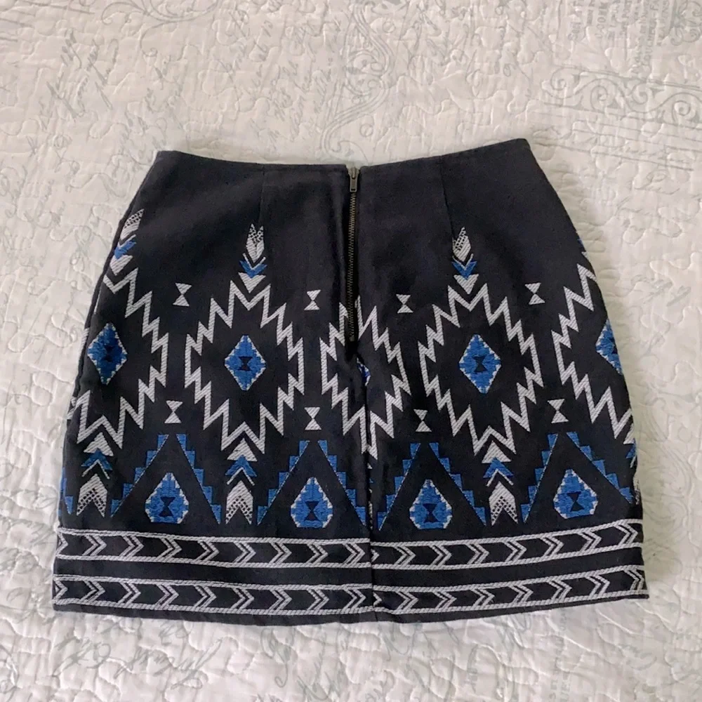 H&M embellished aztec mini skirt - Picture 4 of 6